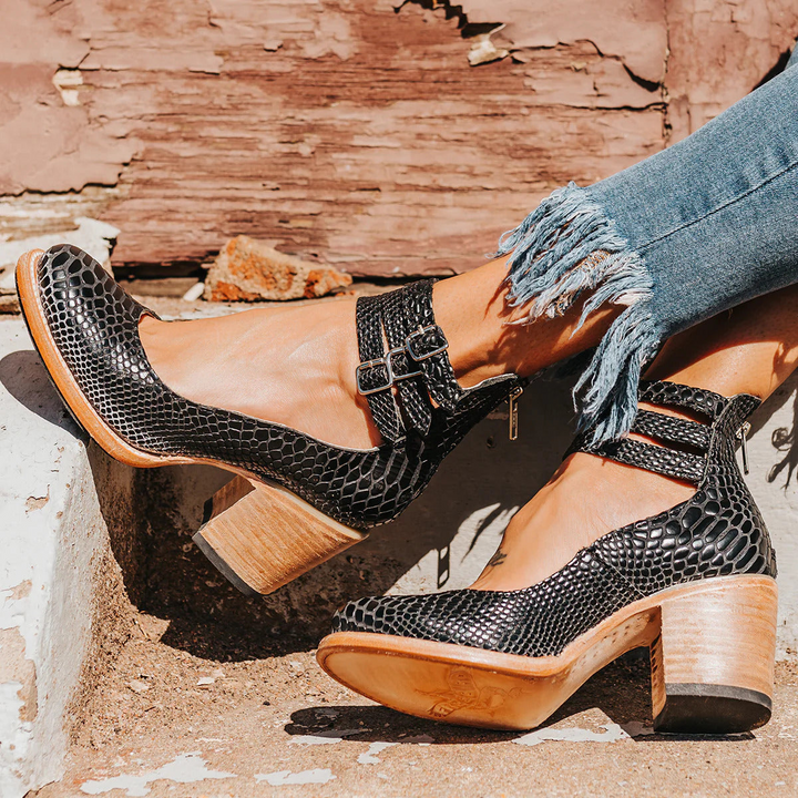 CORA | ELEGANT VINTAGE LOOK PUMPS