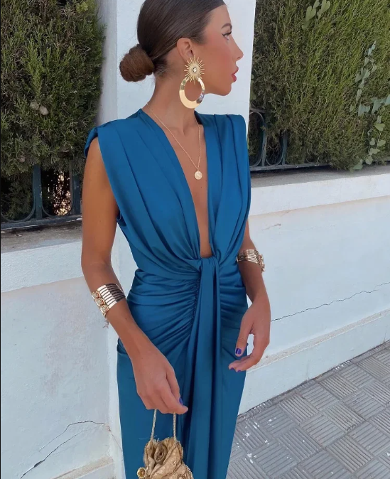 MARIAH | ELEGANT DRESS WITH DEEP NECK