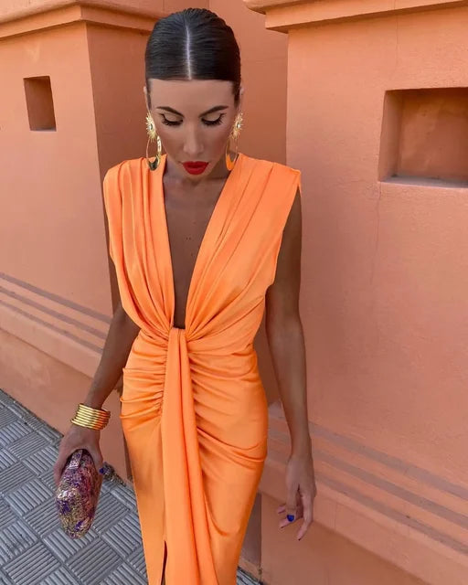 MARIAH | ELEGANT DRESS WITH DEEP NECK
