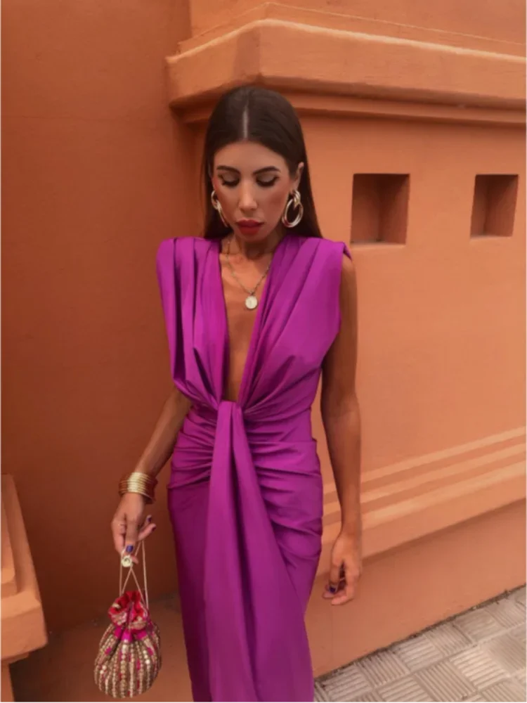 MARIAH | ELEGANT DRESS WITH DEEP NECK